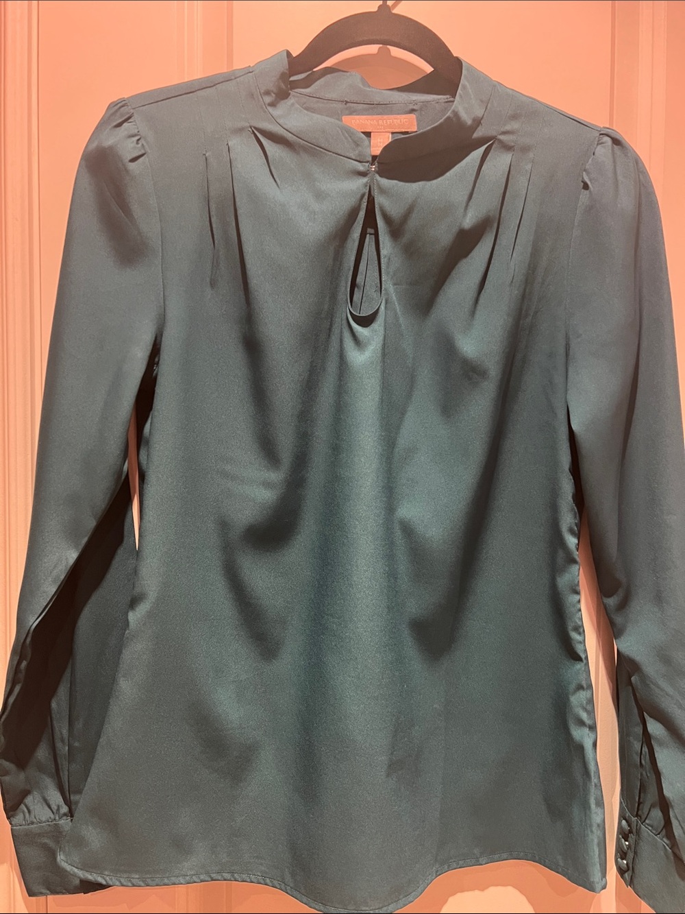 Banana Republic Light Emerald Green Blouse 💚